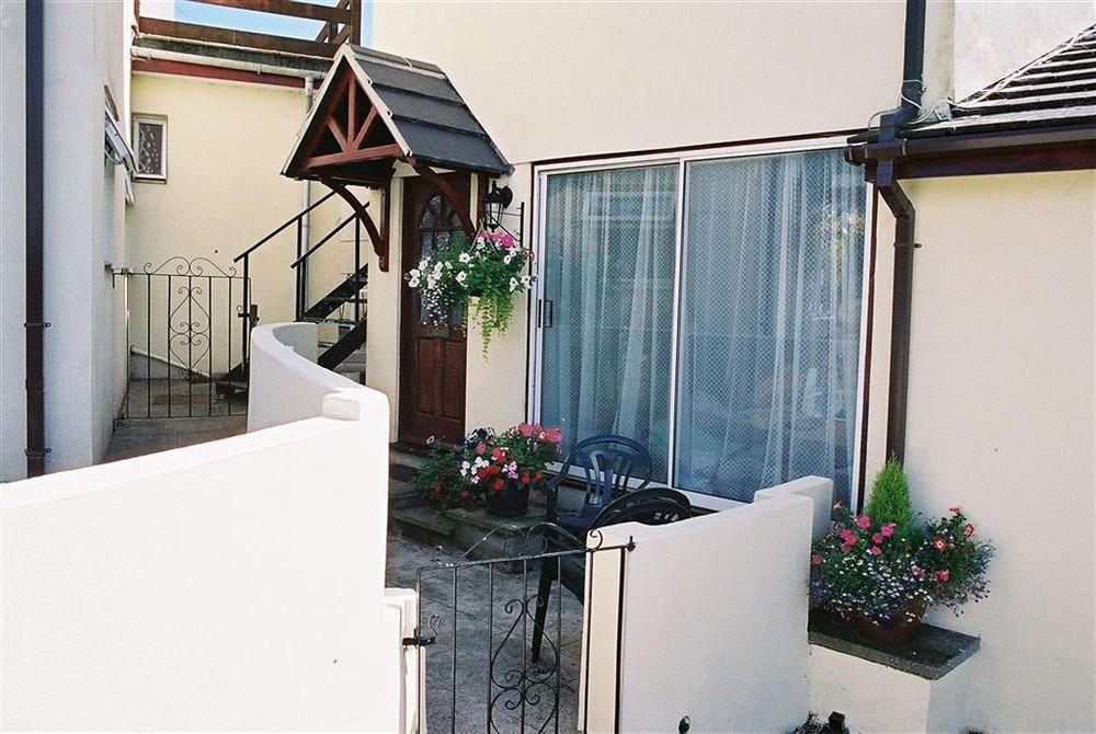 Crossways & Sea View Holiday Apartments Torquay Exterior photo